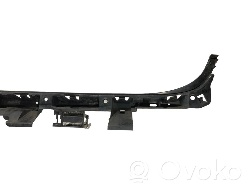 Rear bumper mounting bracket