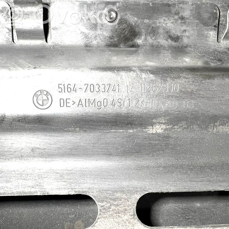 Верхняя часть панели радиатора (телевизор)