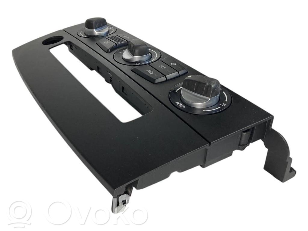 Gaisa kondicioniera / klimata kontroles / salona apsildes vadības bloks (salonā)