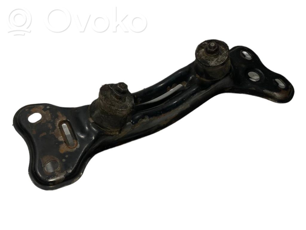 Кронштейн крепления трансмиссии