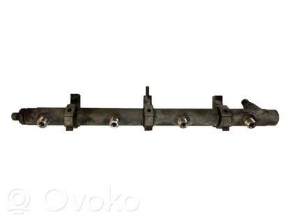 Degvielas maģistrālā caurule