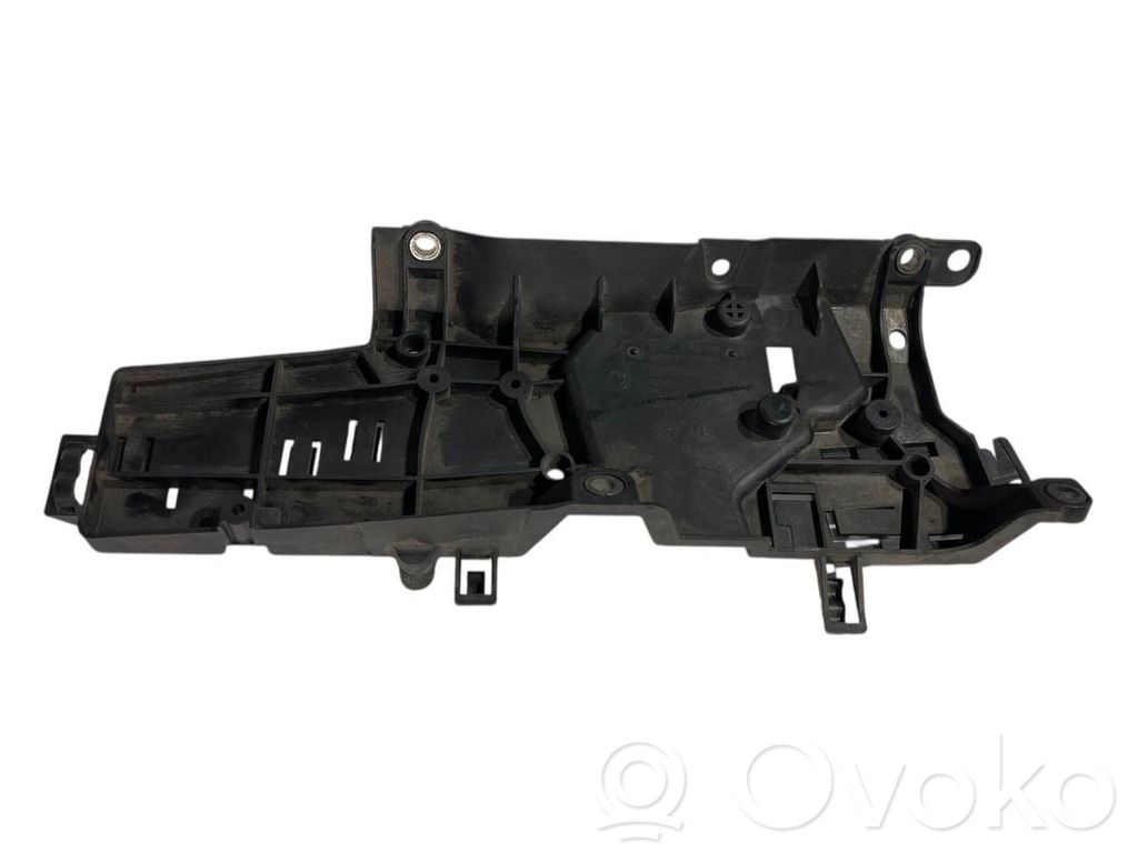 Cita veida dzinēja nodalījuma detaļa