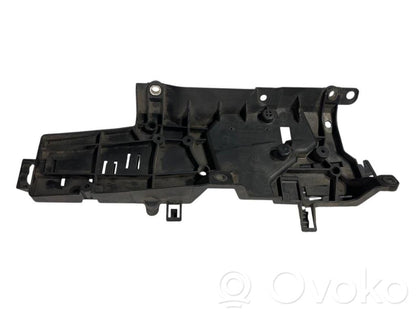 Cita veida dzinēja nodalījuma detaļa