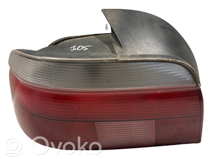 Aizmugurējais lukturis virsbūvē