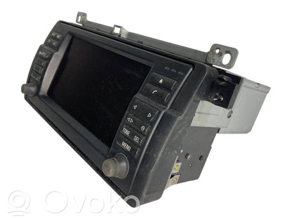 Radio / CD/DVD atskaņotājs / navigācija