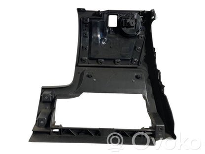 Paneļa dekoratīvās apdares vairogs (apakšējais)