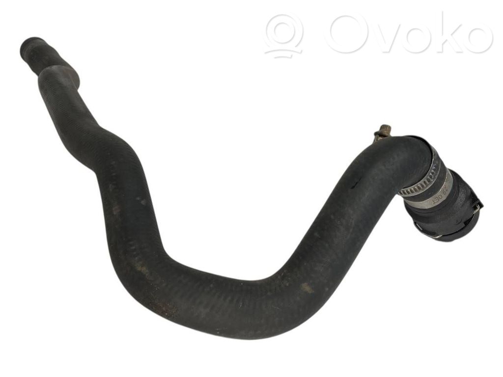 Caurulīte (-es) / šļūtene (-es)