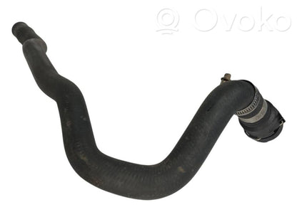 Caurulīte (-es) / šļūtene (-es)