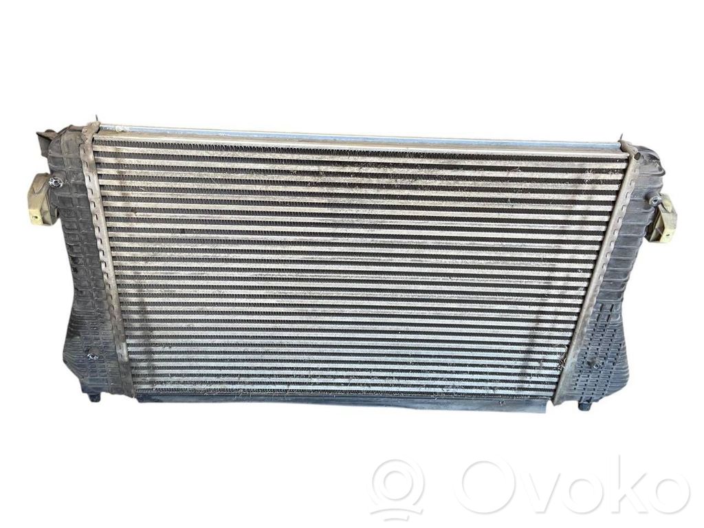 Starpdzesētāja radiators
