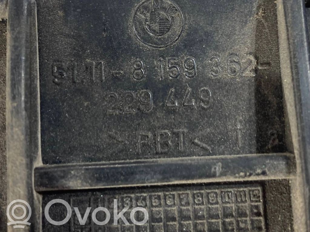 Priekšpusē bampera turētājs