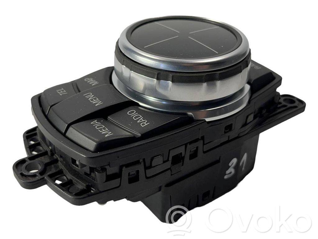 Multimediju kontrolieris