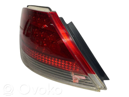 Aizmugurējais lukturis virsbūvē