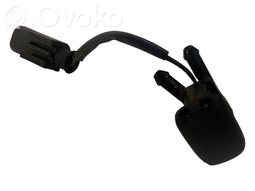 Mazgāšanas šķidruma smidzinātājs (-i) priekšējam logam