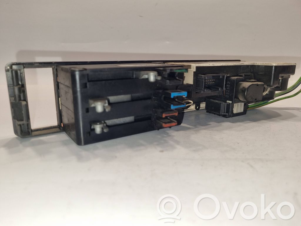 Gaisa kondicioniera / klimata kontroles / salona apsildes vadības bloks (salonā)