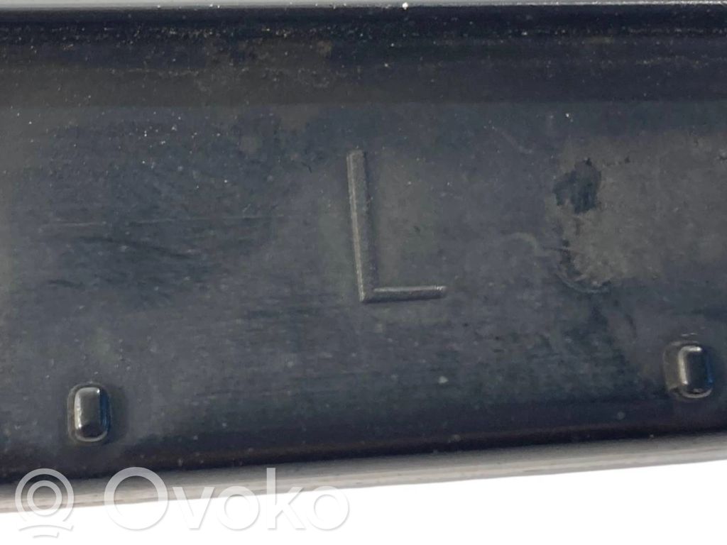 Dzinēja pārsegs (dekoratīva apdare)