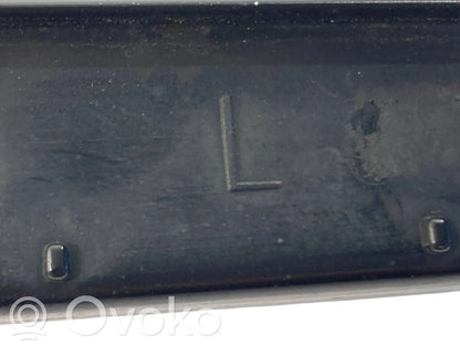 Dzinēja pārsegs (dekoratīva apdare)