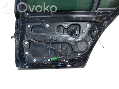 Задняя дверь