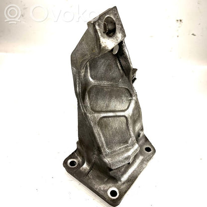 Dzinēja nostiprināšanas stiprinājums-kronšteins