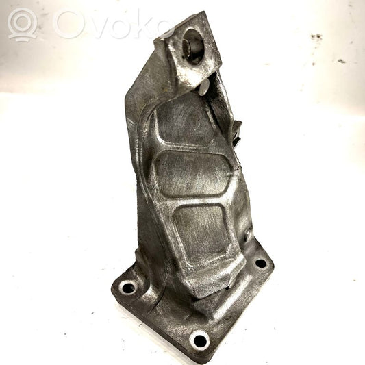 Dzinēja nostiprināšanas stiprinājums-kronšteins