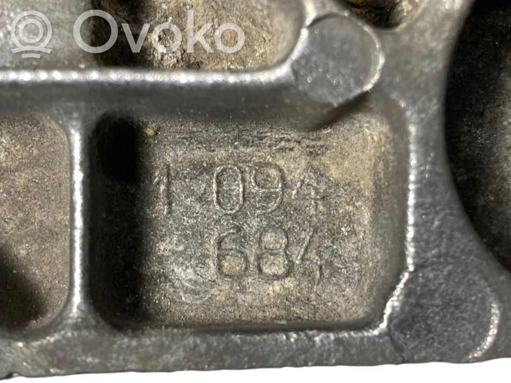 Transmission mounting bracket