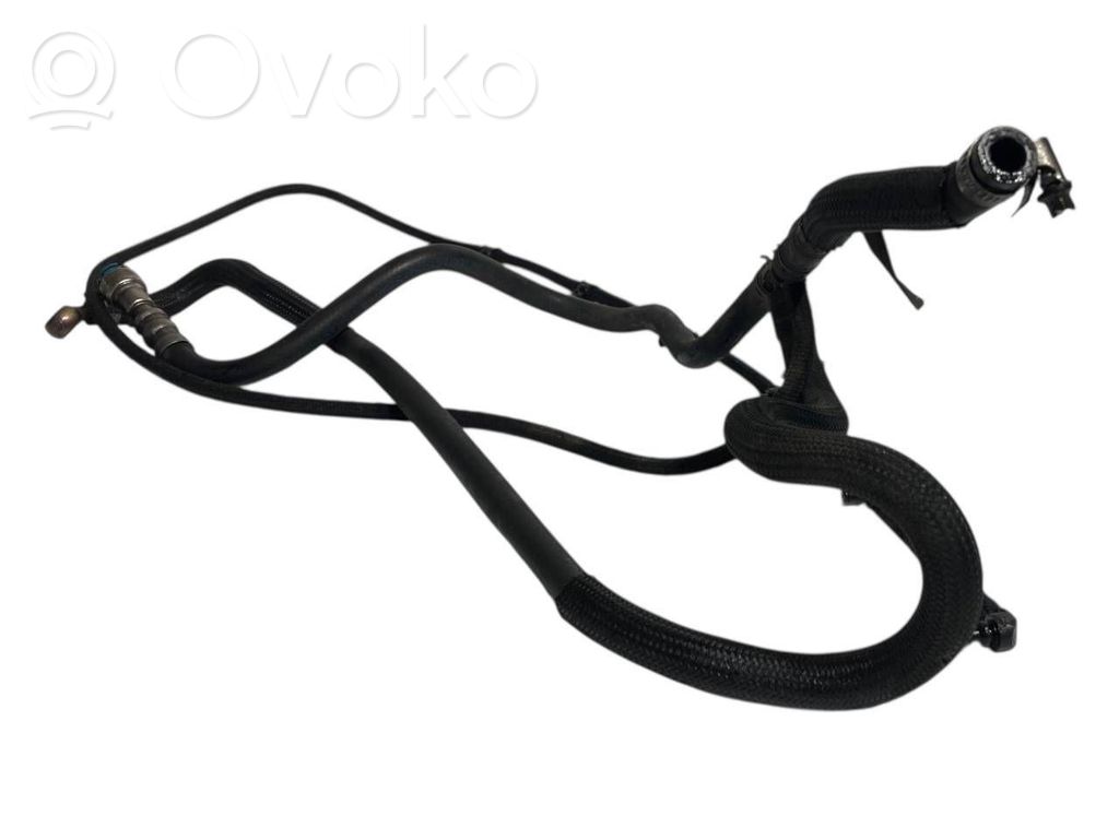 Caurule (-es) / šļūtene (-es)