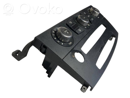 Gaisa kondicioniera / klimata kontroles / salona apsildes vadības bloks (salonā)