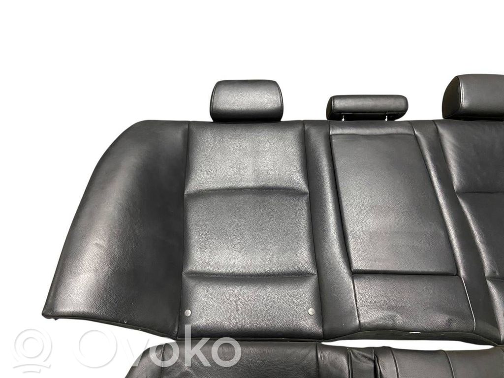 Sēdekļu komplekts