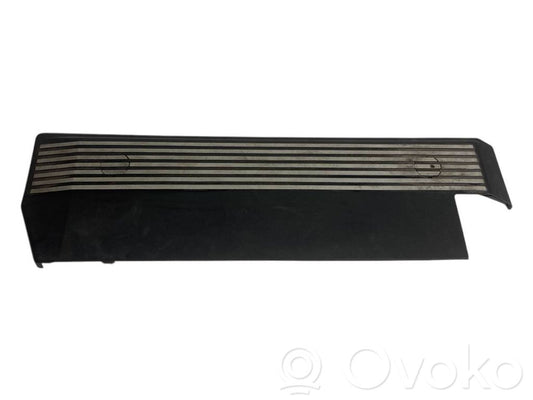 Engine cover (decorative trim)