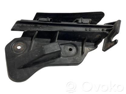 Priekšpusē bampera turētājs