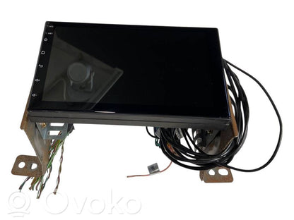 Radio / CD/DVD atskaņotājs / navigācija