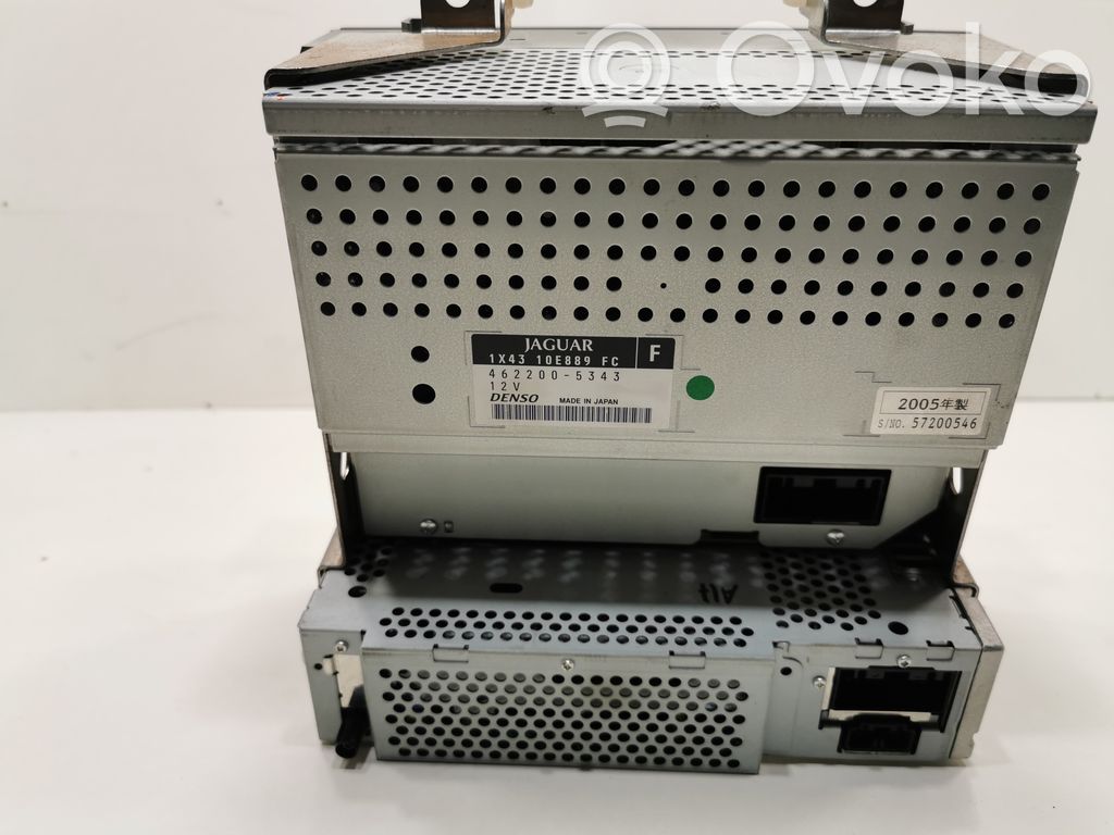 Radio / CD/DVD atskaņotājs / navigācija