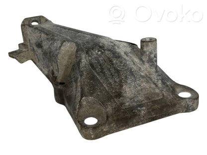 Engine mounting bracket