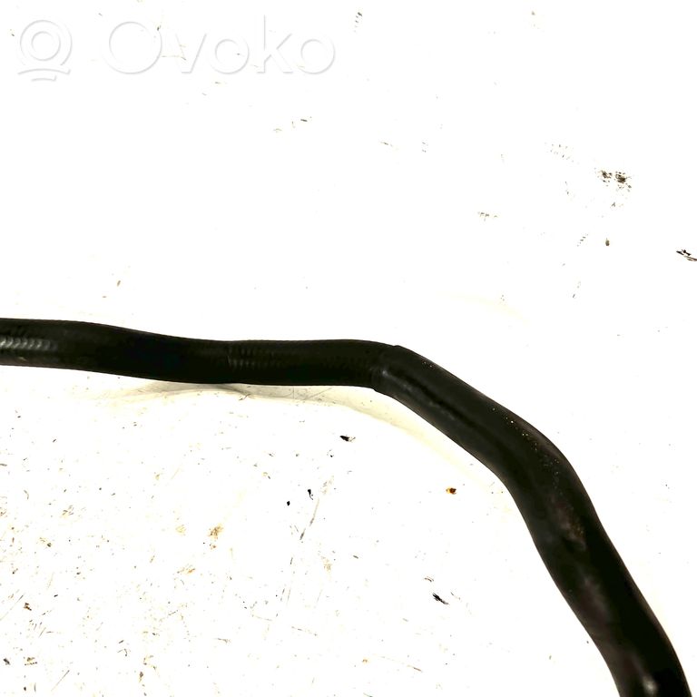 Caurulīte (-es) / šļūtene (-es)