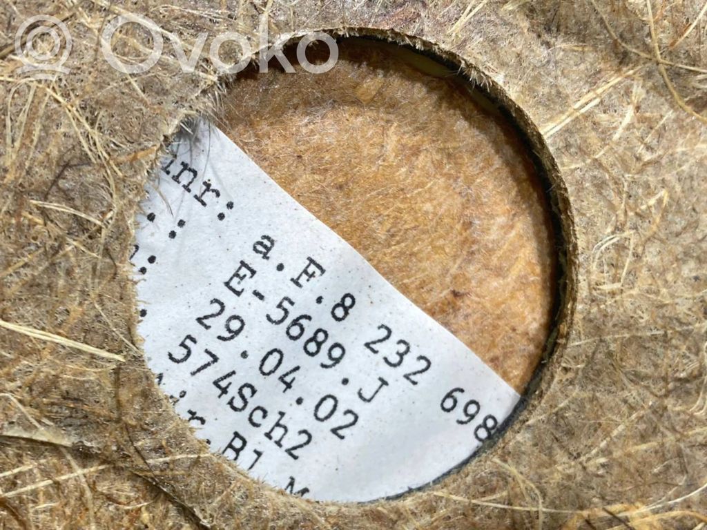 Apšuvums aizmugurējām durvīm