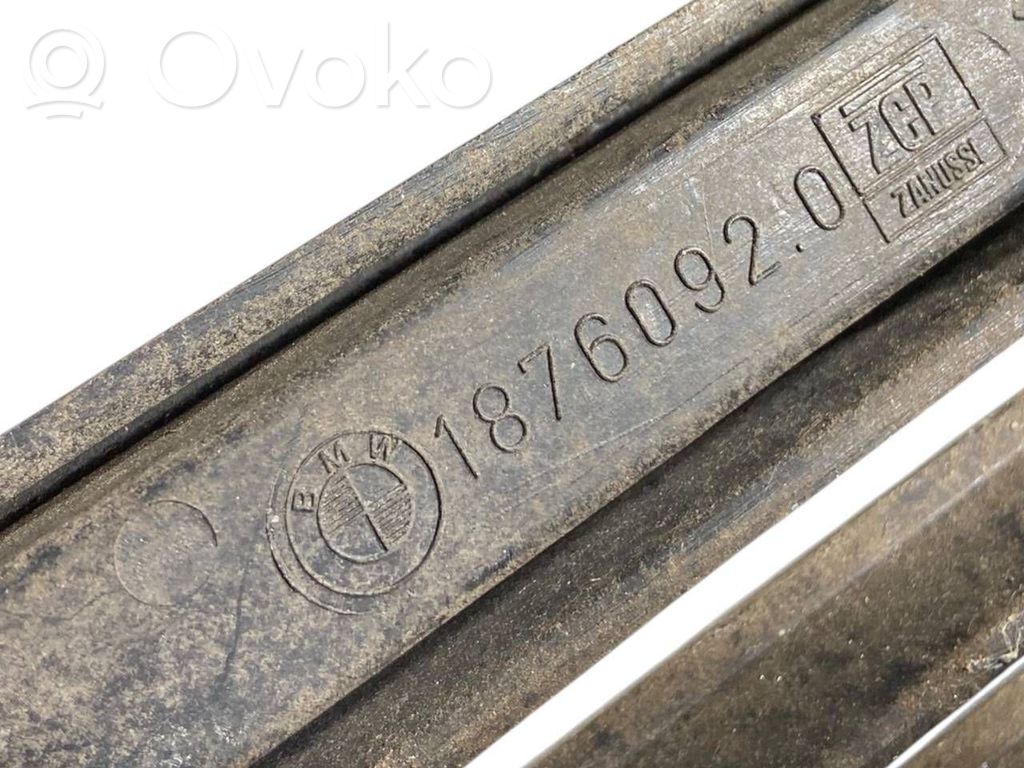 Priekšējā luktura dekoratīvā apdare