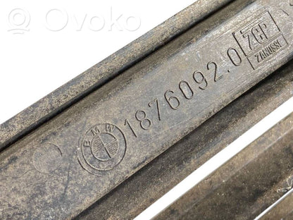 Priekšējā luktura dekoratīvā apdare