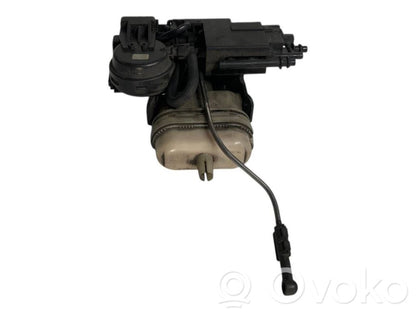 Aizmugurējā pārsega slēdzene