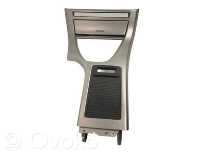 Ātrumu pārslēgšanas sviras dekoratīvā apdare (plastmasas)