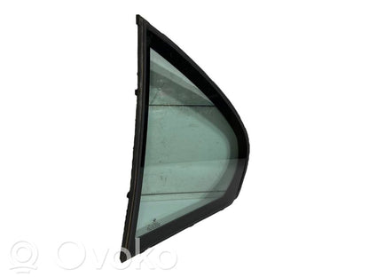 Mazais stikls "A" aizmugurējās durvīs