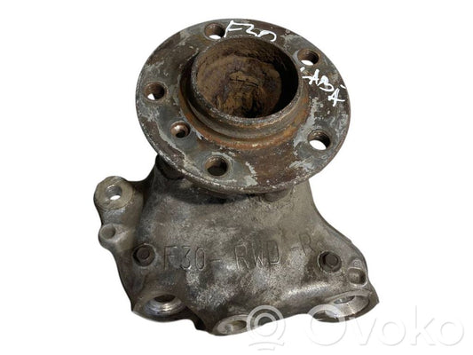 Priekšējā riteņa rumbas vārpstas šarnīrs (stupica, capfa)