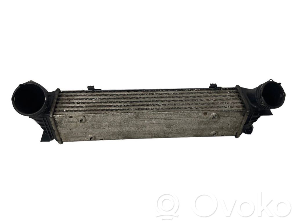 Starpdzesētāja radiators