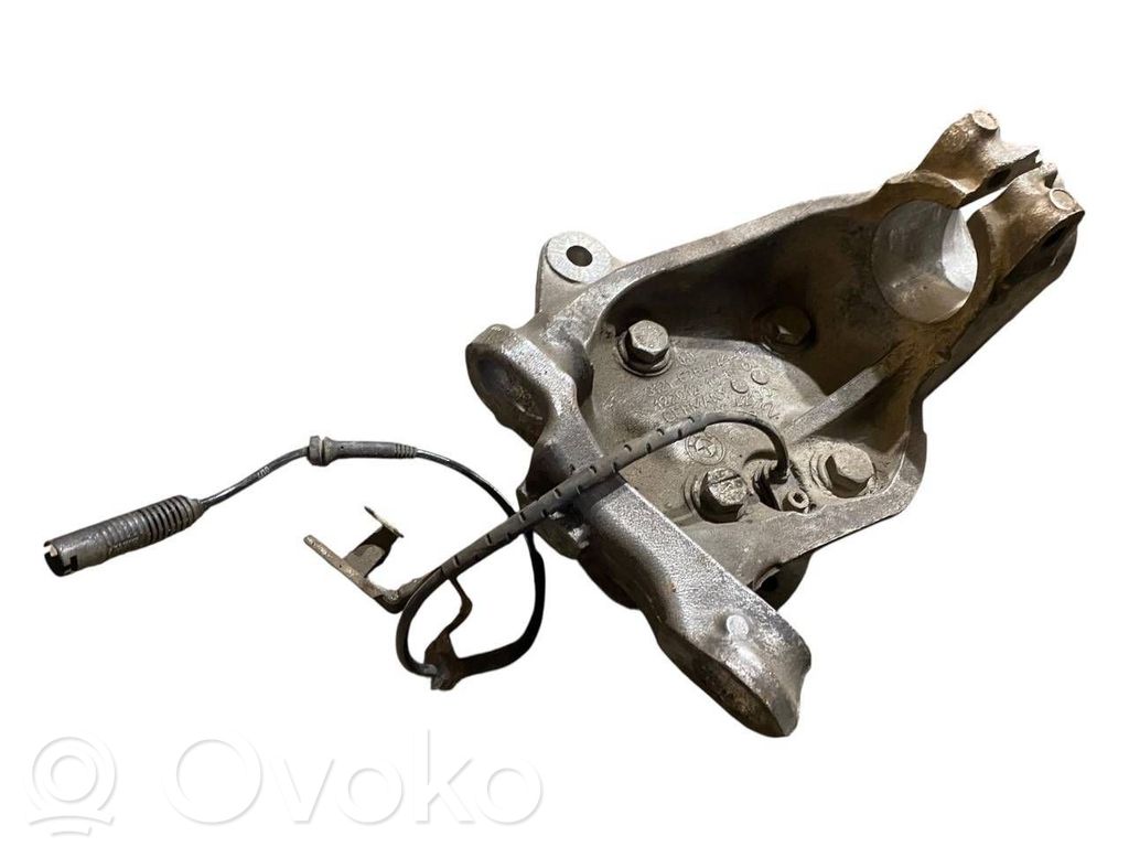 Priekšējā riteņa rumbas vārpstas šarnīrs (stupica, capfa)