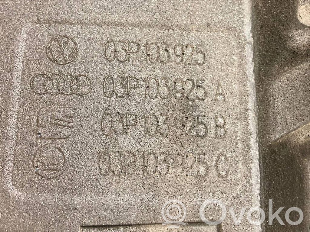 Крышка двигателя (декоративная отделка)