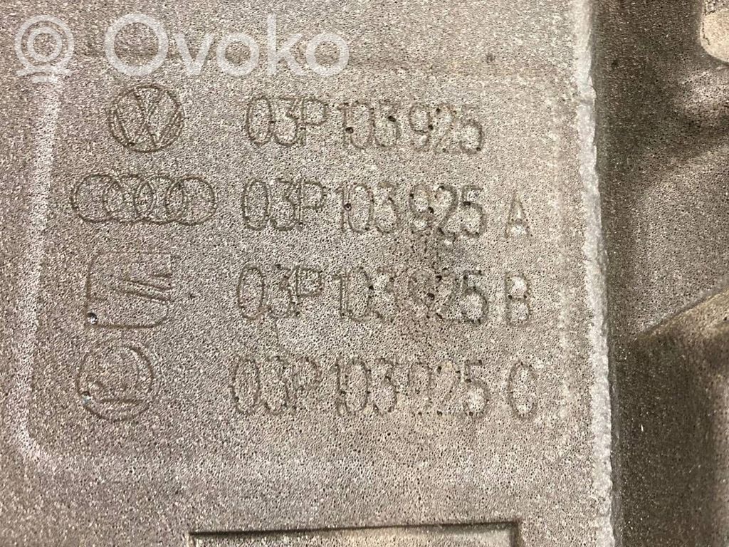 Крышка двигателя (декоративная отделка)