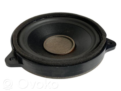 Speaker(s) in front door