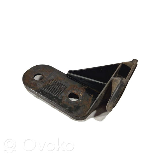 Держатель переднего бампера