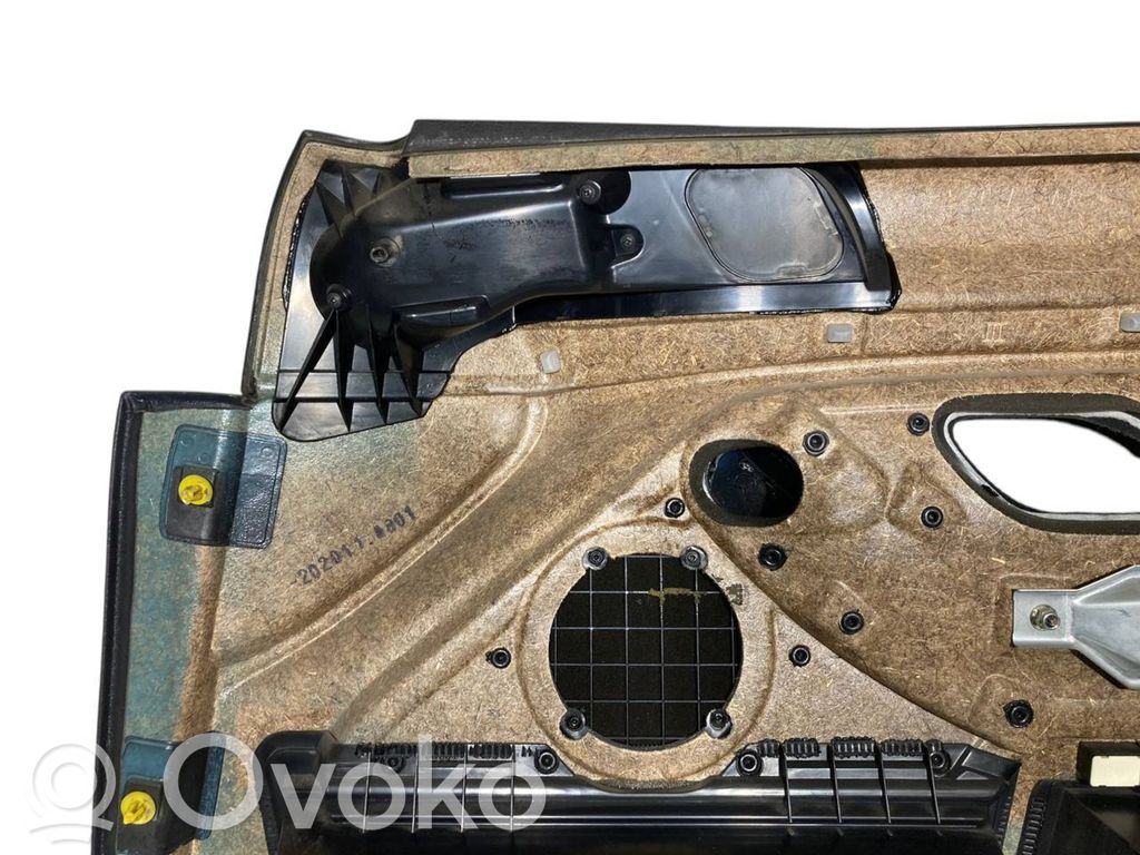 Priekšējo durvju apdare