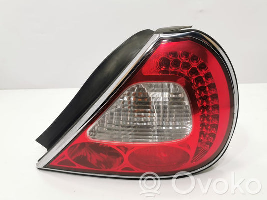 Задний фонарь в кузове