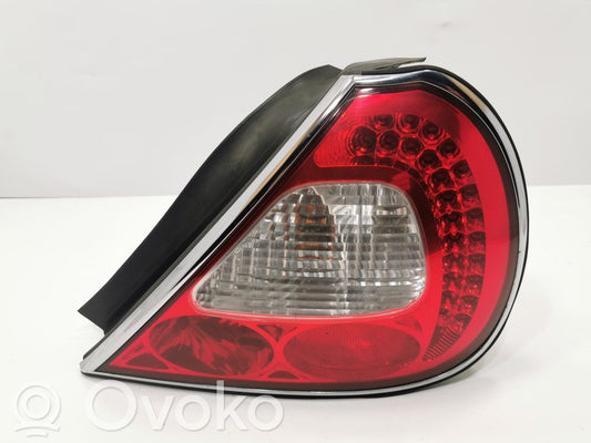 Aizmugurējais lukturis virsbūvē