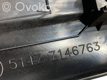 Priekšējā sliekšņa dekoratīvā apdare (iekšējā)